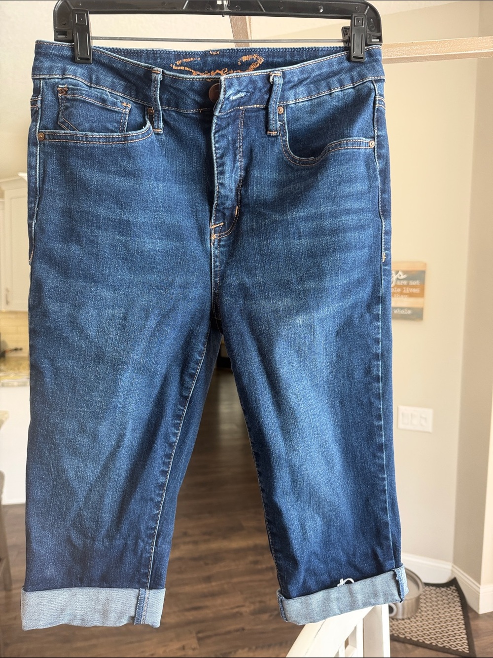 Seven7 Women's Medium Blue Cropped Denim Jeans with Rolled Cuffs